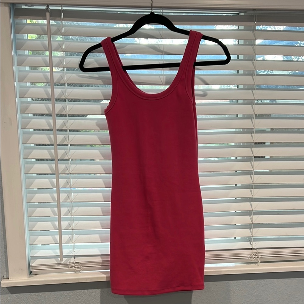 Elegant Pink Sleeveless Dress